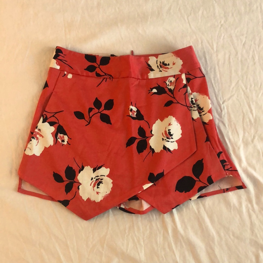 AQUA Coral Floral Envelope Skort